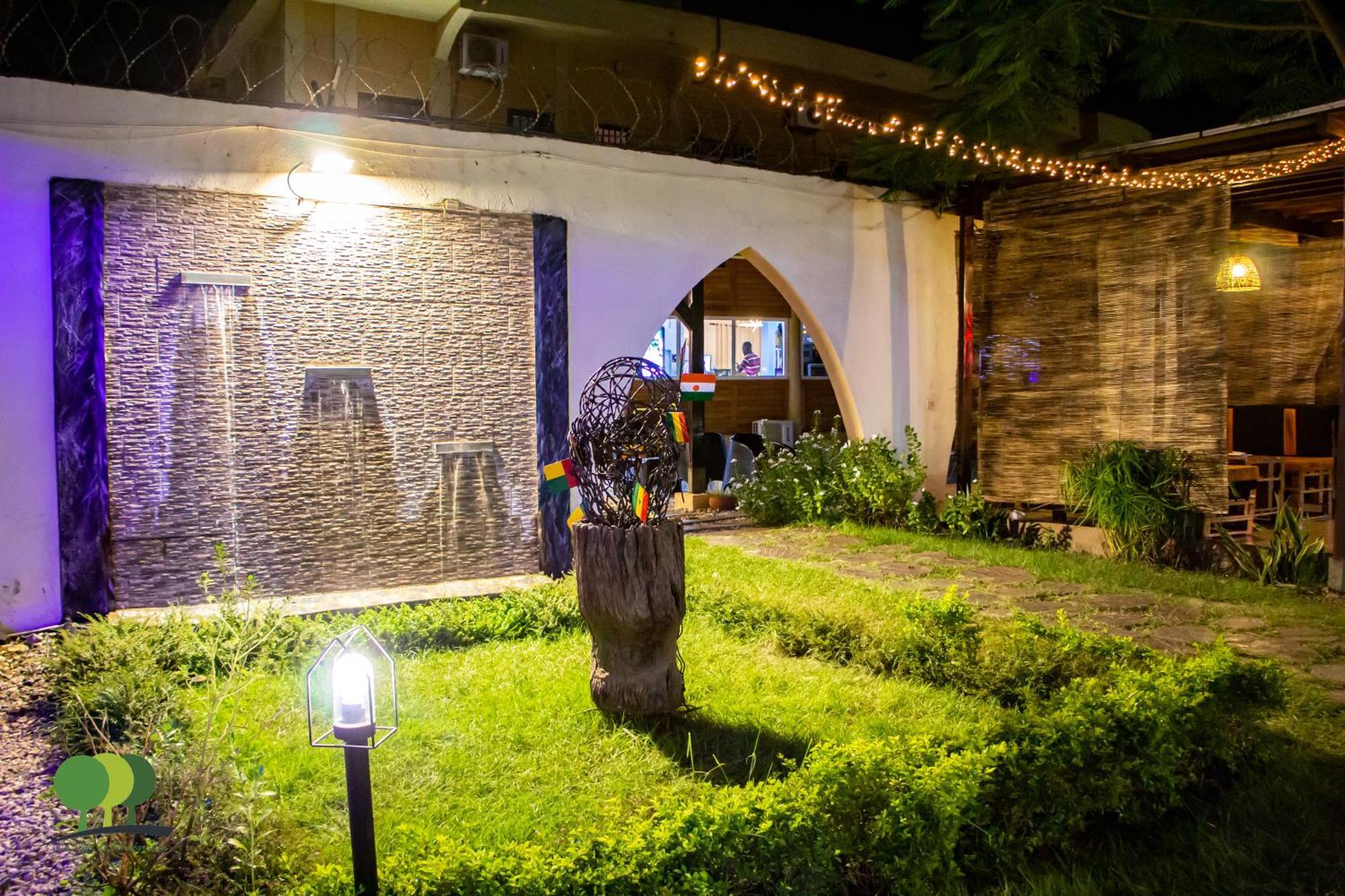 Villa De L'Integration วากาดูกู ภายนอก รูปภาพ
